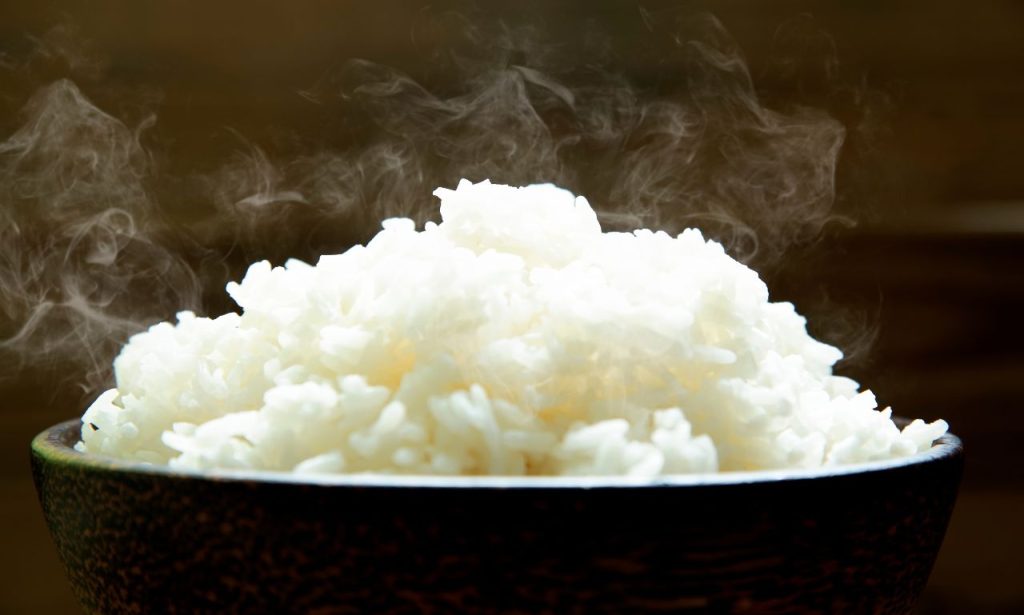 How Long Can Cooked Rice Stay in Meal Prep Containers?